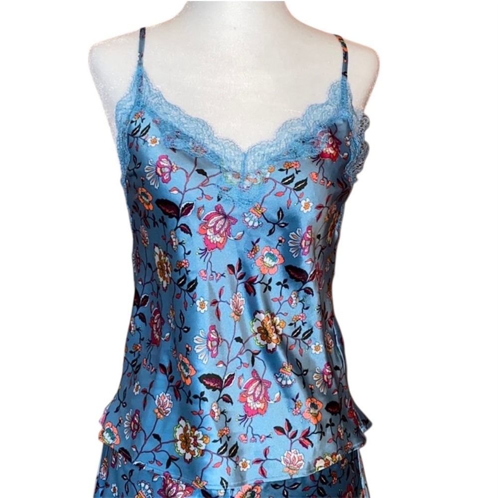 VICTORIA’S SECRET LINGERIE SATIN CHEEKY BLUE LACE TANK W/ FLOWERS! (Never worn!)